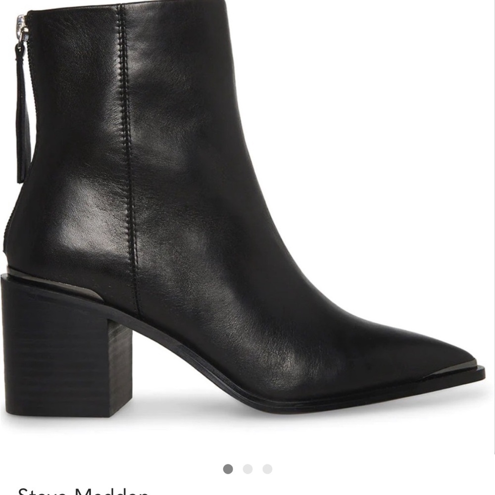 Steve Madden Amber Black Leather Booties